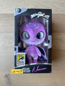 UCC Miraculous Marienkäfer 10"" Deluxe Kwami Plüschtier Nooroo SDCC 2023 exklusiv IN DER HAND - Bild 1 von 1