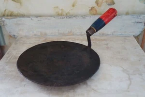 Rustikale runde Stahlpfanne mit Holzgriff, schüsselförmig, Wok, Bratpfanne, 9 1/2" - Bild 1 von 12