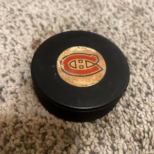 MONTREAL CANADIENS 1969-73 ART ROSS CONVERSE CCM TYER OFFICIAL GAME PUCK USA - Picture 1 of 2