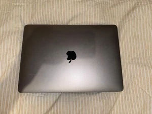 MacBook Pro M1 13 Zoll 256GB - Bild 1 von 5