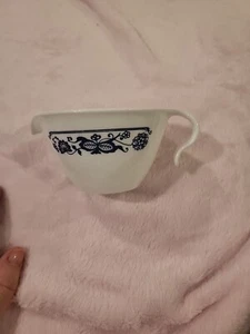 Corelle Blue Onion Creamer OLD TOWN Corning Hook Handle USA 2-1/2" Tall - Picture 1 of 7