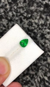 Tsavorite Garnet Vivid Green - Picture 1 of 2