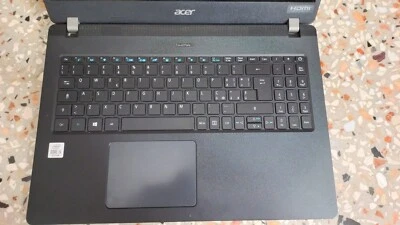 Acer Travelmate P215-52 Series Nero in ottime condizioni, prezzo trattabile - Immagine 1 di 4