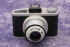 Universal Camera Corp Meteor Mid 1940's 620 Film Camera  - Picture 1 of 4