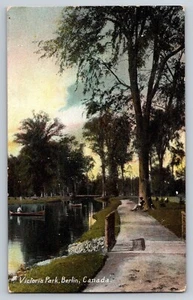 Kanada Victoria Park Berlin Ontario 1907 Menschen Boote Sonnenuntergang antike Postkarte - Bild 1 von 2