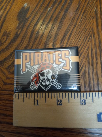 Vintage Pittsburgh Pirates Refigerator Magnet Officially LICENSED MLB Cover