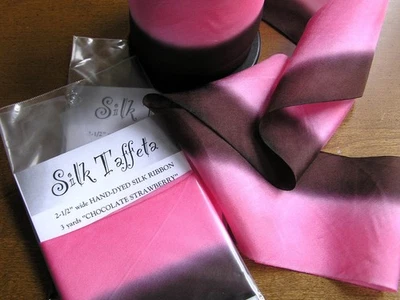 Cinta de tafetán de seda teñida a mano de 2-1/2" de ancho "Fresa de chocolate" de 10 yardas de largo Foto 1 de 4