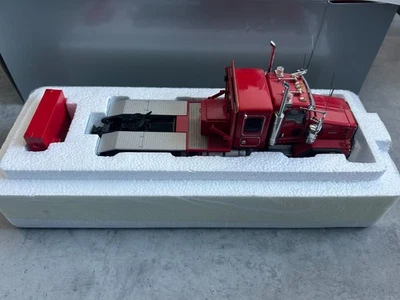WSI 1:50 Kenworth C500B red / red - Image 1 of 3