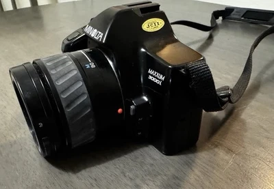 Cámara fotográfica Minolta Maxxum 3000i 35 mm - sin probar, con película - SLR vintage Foto 1 de 4