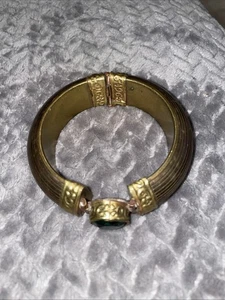 Brazalete antiguo vintage de latón/piedra con bisagras cierre de pasador Estate - Imagen 1 de 4