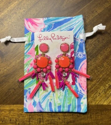 Pendientes colgantes Lilly Pulitzer junto al agua Kitschy coral rosa nuevos Foto 1 de 4