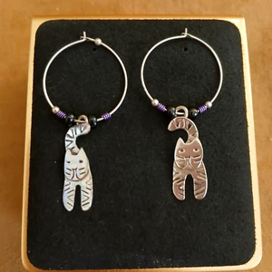 Far Fetched Sterling Silver Hoop With Beads and The Cats - Picture 1 of 8
