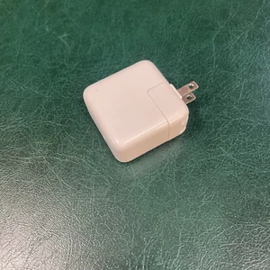 Apple 29W USB-C Power Adapter A1540 - Bild 1 von 3