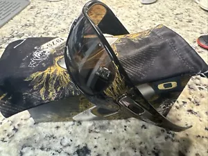 Oakley Very Rare Fuente Antix Polorized Black / Tungsten Iridium Lens. With pin - Picture 1 of 5