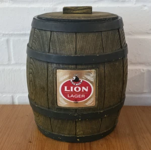VINTAGE PLASTIC LION LAGER BEER BARREL STYLE ICE BUCKET - Picture 1 of 7