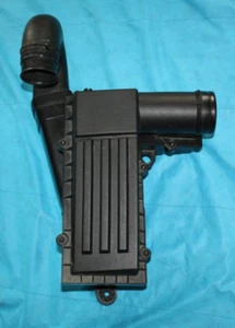 2012-2016 Volkswagen Passat Air Cleaner Intake Box 5C0129620 OEM - Picture 1 of 5