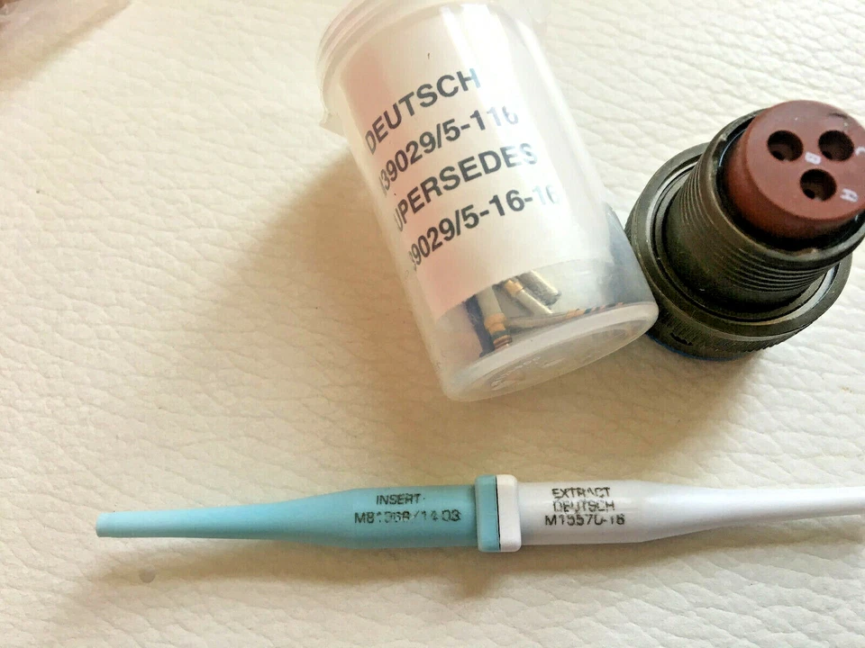 J MS3475W12-3S  MIL-SPEC. CONNECTOR   WITH CONTACTS  - Image 1 of 3