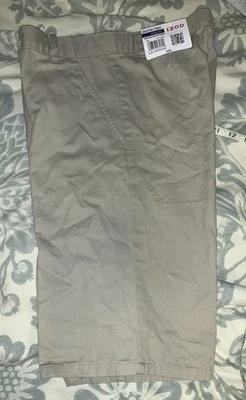 Pantalones Cortos IZOD Cintura Ajustable Frente Plano Caqui - Niño Talla 16 NUEVOS NUEVOS CON ETIQUETAS Foto 1 de 4