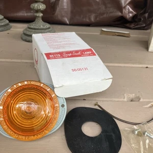 Betts Snap Seal Lamp Amber Auto Color 50-05131 NOS - Bild 1 von 3