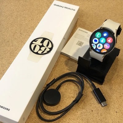 Samsung Galaxy Watch 6 40mm GPS Wifi Bluetooth Smartwatch SM-R930 Cream Gold S/M - Image 1 of 4