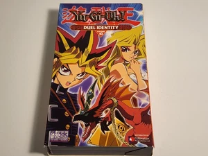 YU-GI-OH Vol. 10: Identidad Dual-  En Espanol- 1996 VHS - Picture 1 of 4