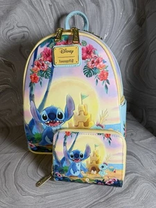 LOUNGEFLY Disney Lilo & Stitch Escena de Playa Mochila y Cartera ¡JUEGO! - Imagen 1 de 9