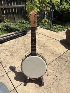 Vintage Gibson UB-2 Banjo Ukulele - Picture 1 of 12
