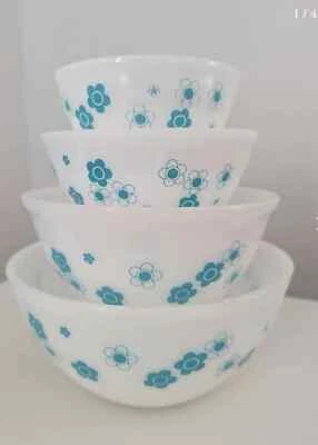 MADE TO FIT PYREX CASSEROLE Set of 3 AGEE PYREX Display Stands.No Dishes Patent Pending rare HTF AUA