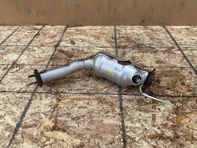 TUBO DE ESCAPE SILENCIADOR INFERIOR PASAJERO DERECHO INFINITI Q50 Q60 16-24 OEM 3.0T Foto 1 de 4