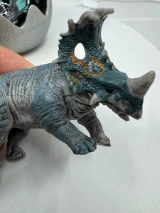 Jurassic World CAPTIVZ Rebirth Mystery Egg SINOCERATOPS Dino Slime Card NEW - Picture 1 of 6