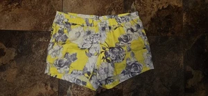 KUT brand womens size 8 floral print shorts yellow,grey and white - Picture 1 of 3
