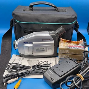 Videocámara Panasonic PV L353D VHS C con bolsa de cargador manual y cintas en blanco - Imagen 1 de 18