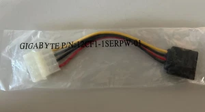 Gigagbyte SATA Kabel, 12CF1-1SERPW-01 - Picture 1 of 2