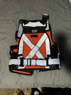 Diamondback HI VIZ 701 VEST HIGH VISIBILITY TOOL VEST: STAY SAFE, STAY SEEN - Image 1 of 2
