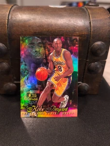 1996-97 Flair Showcase Grace KOBE BRYANT Rookie #Sec 1 / Row 1 / Seat 31 - Bild 1 von 2