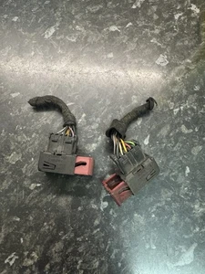 Vauxhall Corsa D Front Headlight Wiring Plugs X 2 HVZ08 - Picture 1 of 3