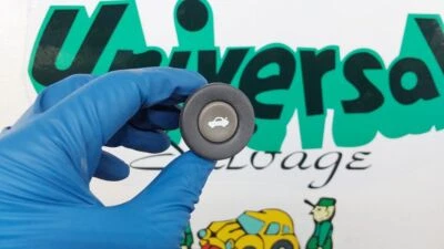 Pontiac Grand Am 2001 interruptor de maletero  Foto 1 de 2