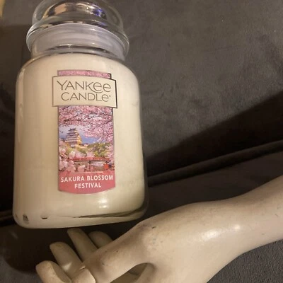 Yankee Candle большая банка ФЕСТИВАЛЬ ЦВЕТОВ САКУРЫ 22 унц.  НОВЫЙ - Изображение 1 из 4