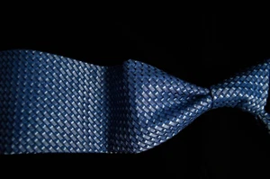 Paul Stuart - Men's Blue Carbon Weave 100% Silk Neck Tie 3.6"W x 57"L - Picture 1 of 6