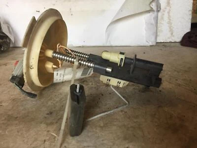 Used Left Fuel Pump fits: 2005 Ford Freestyle Pump Assembly L. jet transfer pump - Image 1 of 4