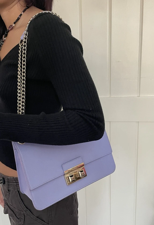 BOLSA DE COURO SAFFIANO FURLA MÉDIA BELLA CORRENTE OMBRO - Imagem 1 de 4