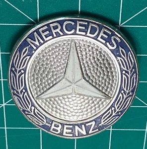 Mercedes-Benz W123 Grille Badge Emblem Vintage Genuine OEM 1238800188 - Bild 1 von 10