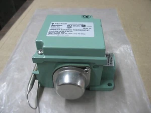 NUOVO PENTAIR RAYCHEM AMC-1A TERMOSTATO RILEVAMENTO AMBIENTE 15-140F 22A/480V P9684 - Foto 1 di 5