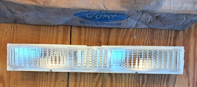 Ford Country Squire 1979 lente de luz de estacionamiento nuevo en stock Foto 1 de 4