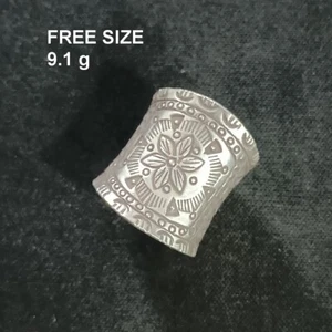EDLER MASSIVER SILBER RING FESTE GRÖSSE VINTAGE 9g BLUMEN GRAVUR BAND #RR079 - Bild 1 von 5