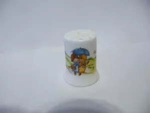 THIMBLE VINTAGE B CHINA HALLMARK CARDS '81 BETSEY CLARK'S "FRIENDS ARE FOREVER" - Picture 1 of 6