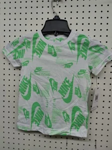 NEW Nike Boys Graphic T-Shirt 86K036-EAG Green Shock Size 4 - Picture 1 of 3