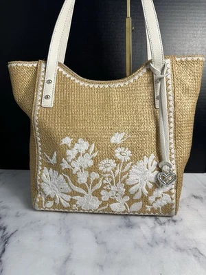 BRIGHTON BLOSSOM HILL GARDEN COLL PIMIENTA BLANCO BORDADO FLORAL PAJA TOTE Foto 1 de 4