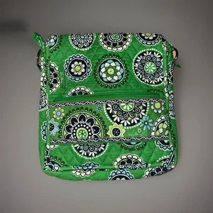 Vera Bradley Versandtasche groß Umhängetasche Messenger nicht mehr produziert Cupcake grün blau gebraucht, in einwandfreiem Zustand - Bild 1 von 12