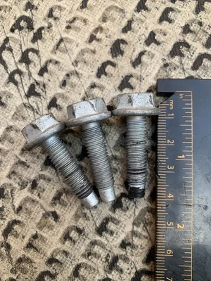 Renault 0.9 TCe H4B B408 Engine Mount Bracket Bolts Clio IV Captur Sandero Micra — 第 1/2 张图片